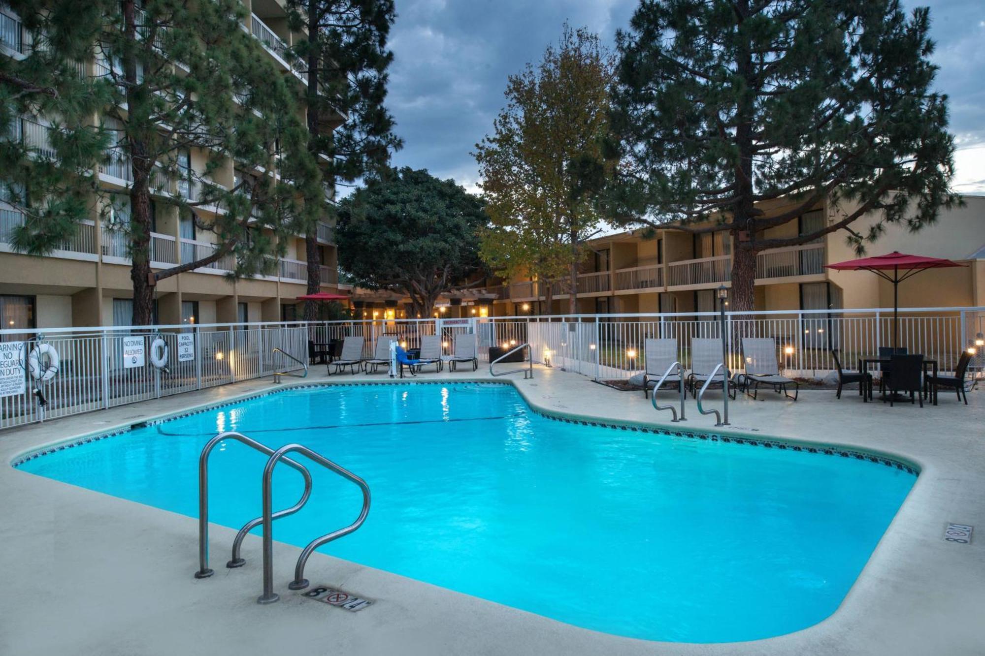 Courtyard By Marriott Oxnard/Ventura Ξενοδοχείο Εξωτερικό φωτογραφία
