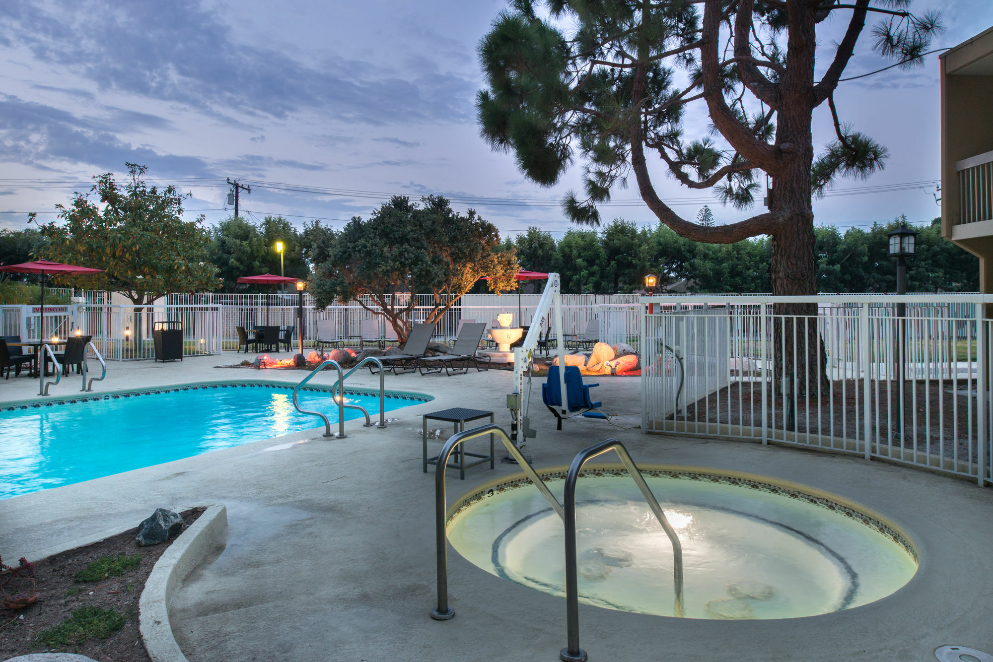 Courtyard By Marriott Oxnard/Ventura Ξενοδοχείο Εξωτερικό φωτογραφία
