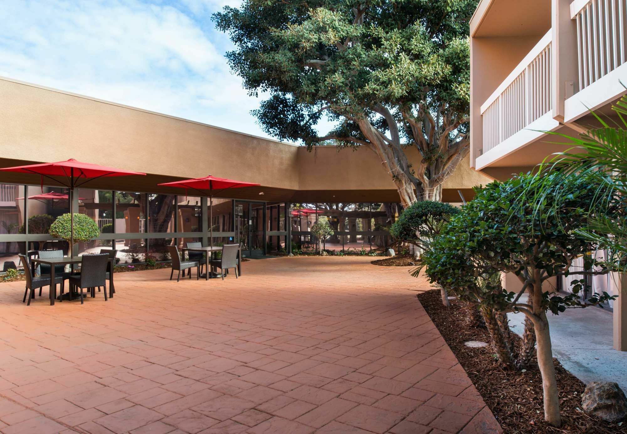 Courtyard By Marriott Oxnard/Ventura Ξενοδοχείο Εξωτερικό φωτογραφία